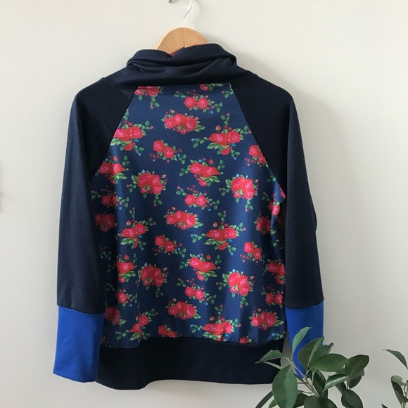 Misslook - 🪓 10$ M - Longsleeves shirt with large cowl - VGUC - Picture 6 of 6